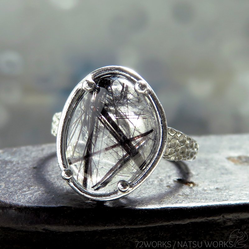 黑碧玺封存水晶戒指 / black Tourmaline in Quartz Ring - 戒指 - 宝石 黑色