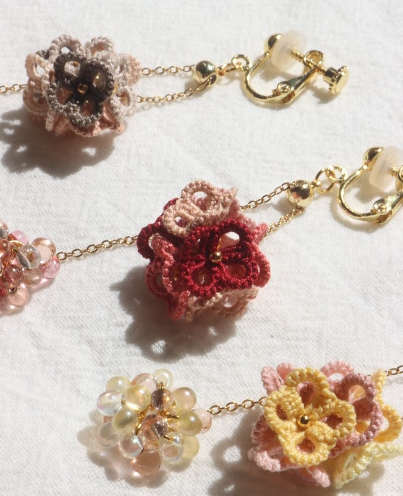 清晨的绣球花 手工梭编蕾丝饰品 - 耳环/耳夹 - 棉．麻 红色