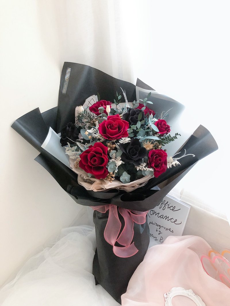 经典红玫瑰9朵永生玫瑰花束 黑玫瑰永生花束 红黑玫瑰花永生花 - 干燥花/捧花 - 植物．花 