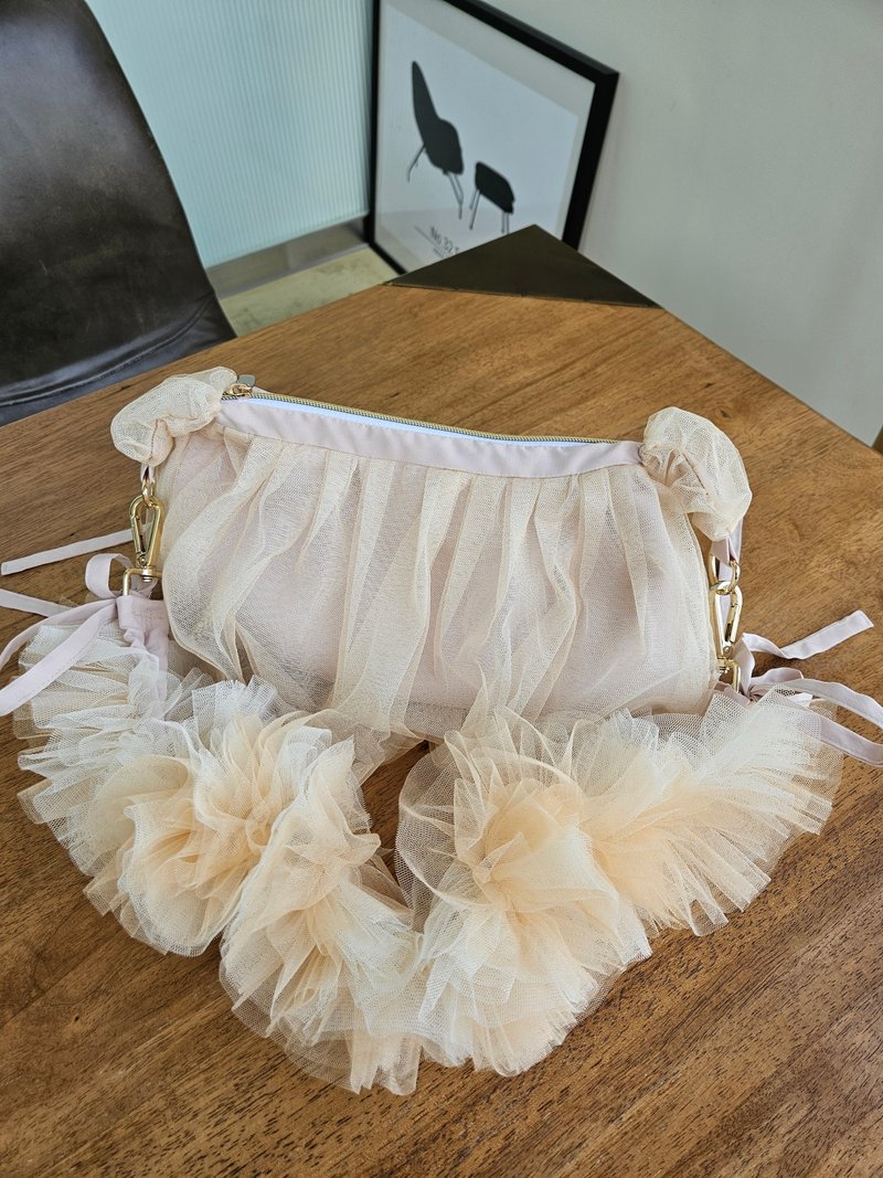 手工网纱斜背包|可拆卸肩带・浪漫女人味设计 - 侧背包/斜挎包 - 聚酯纤维 多色