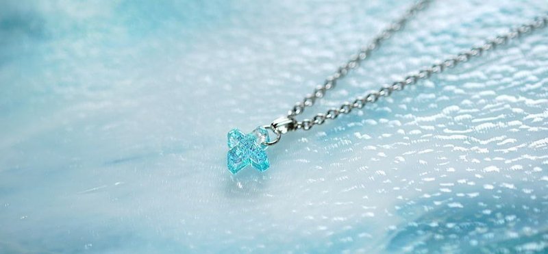 Glittering petit cross - 项链 - 玻璃 蓝色