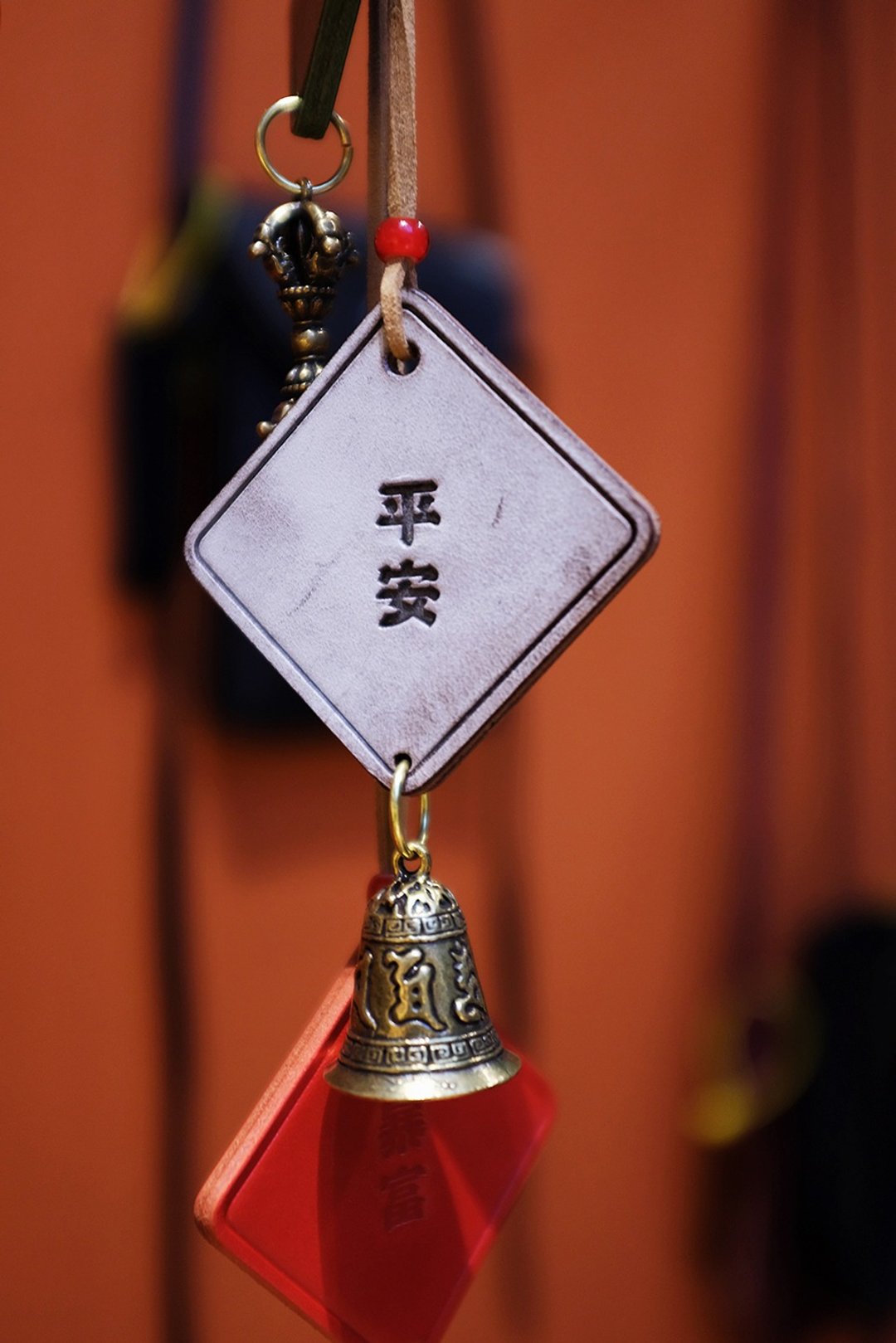 原创复古牛皮挂饰招财猫黄铜车挂平安好运门铃 - 吊饰 - 真皮 多色
