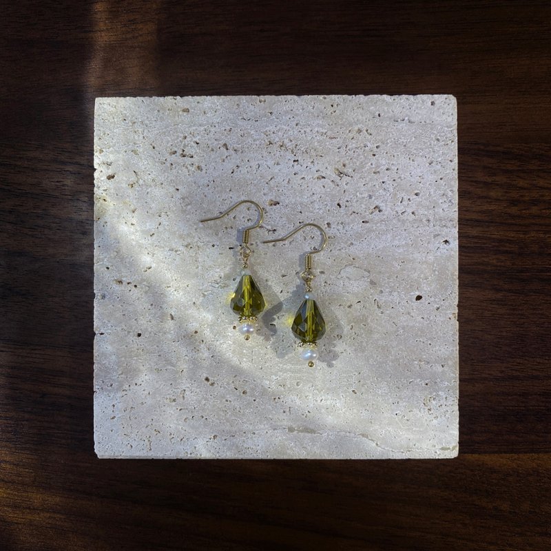 Atelier Pluton实验序号 | PL420 - 耳环/耳夹 - 玻璃 绿色