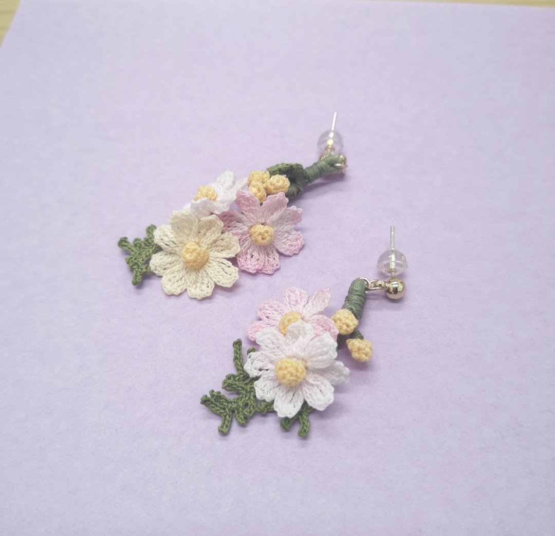 My Fancy Handmade鈎花大波斯菊耳环 - 耳环/耳夹 - 棉 多色
