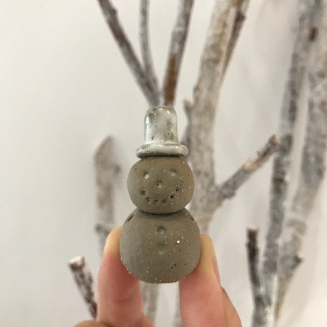 BUGS | 迷你花器 | 桌上风景 | 香薰油扩香石 | 陶土摆饰 | 雪人 - 花瓶/陶器 - 陶 咖啡色