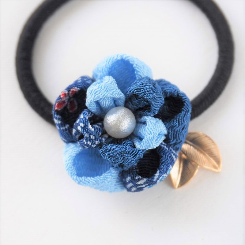 可爱蓝彩和柄缩缅布花金叶发圈橡筋 定制 つまみ细工 - 发饰 - 其他人造纤维 蓝色