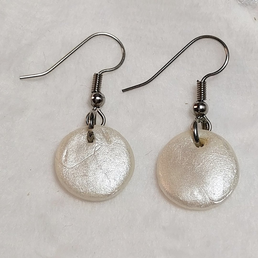 Round Circle Earring Handmade Air Dry Clay Eco Friendly Stainless Wire Hook - 耳环/耳夹 - 粘土 白色