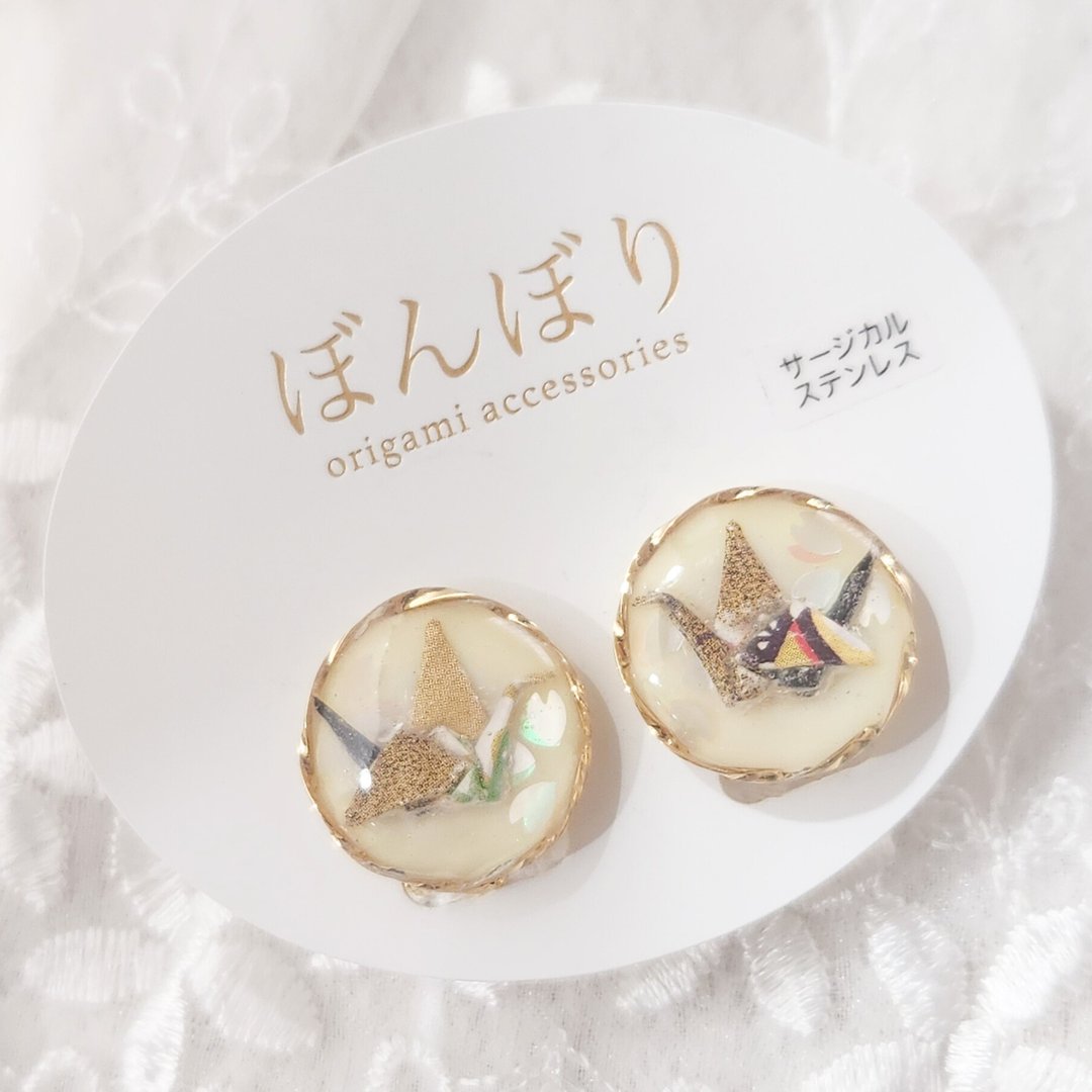 樱花花瓣飞舞的折纸鹤耳环（不易晃动款）│ 黄色 - 耳环/耳夹 - 纸 黄色