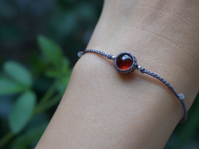 | MC | 精致真丝编织石榴石手链 原创设计 - 手链/手环 - 丝．绢 