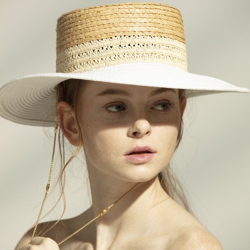 Emilia has Wanderlust-旅行偏执症的艾蜜莉亚 - 帽子 - 植物．花 白色