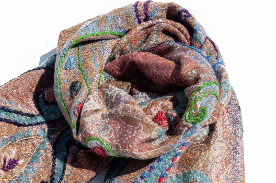 喀什米尔Cashmere/水煮羊毛披肩/针织围巾/刺绣围巾/羊绒披巾-花 - 围巾/披肩 - 羊毛 多色