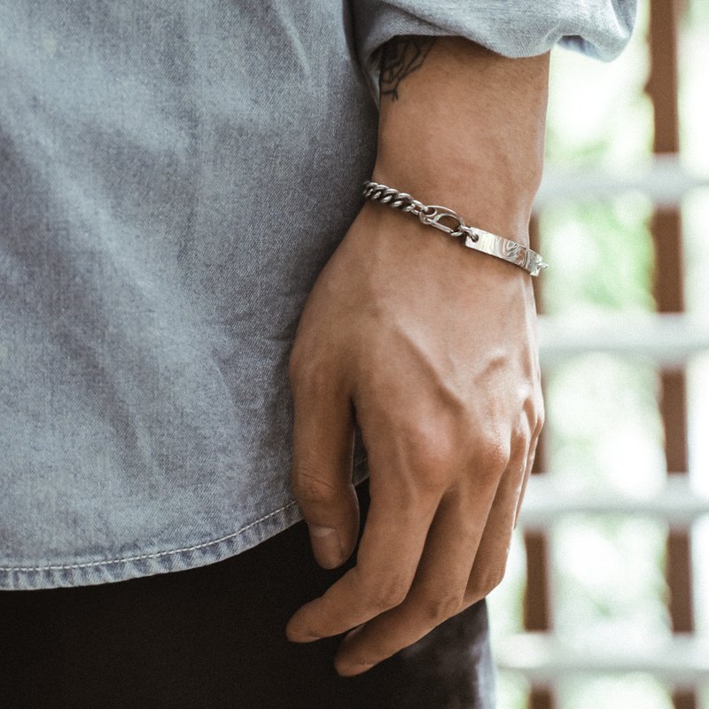 DISSOLVE 深刻波浪纹弧面手鍊 情侶客製禮物 - 手链/手环 - 其他金属 银色