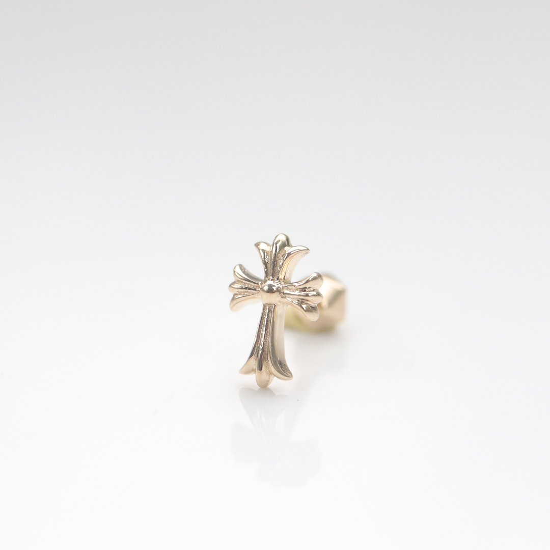 14K Gold Cross Piercing 金十字锁珠耳环耳骨 耳窝 不退色 - 耳环/耳夹 - 贵金属 金色