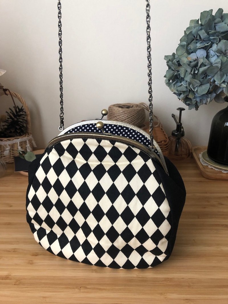 黑白格菱纹口金链条包 - 侧背包/斜挎包 - 棉．麻 黑色