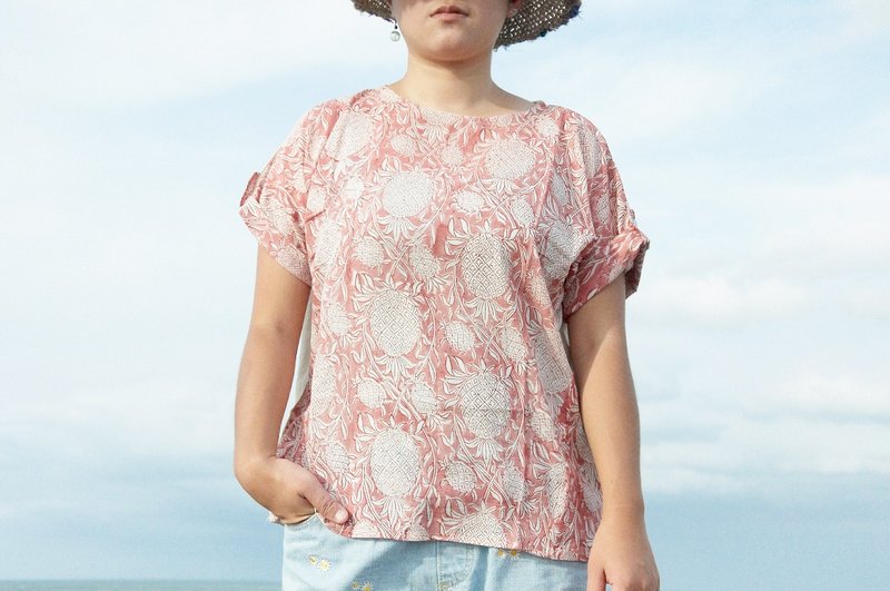 情人节礼物 限量手工 木刻印纯棉上衣 / 印度棉上衣 / 手织布宽版上衣 / ethnic tops / blockprint宽版上衣 - 木刻印 粉红色凤梨花朵 热带水果 - 女装上衣 - 棉．麻 粉红色