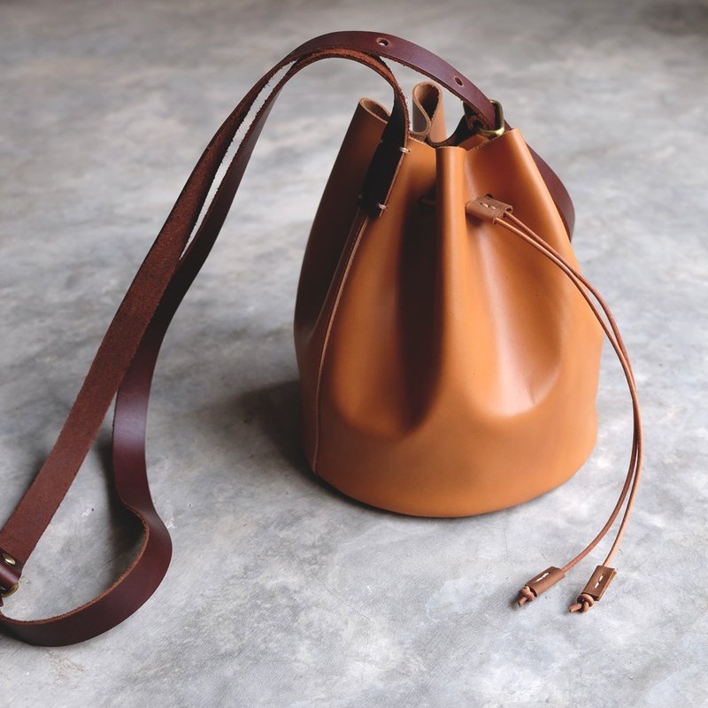 Mini Caramel Brown Leather Bucket Bag / Leather Drawstring Handbag - 侧背包/斜挎包 - 真皮 橘色