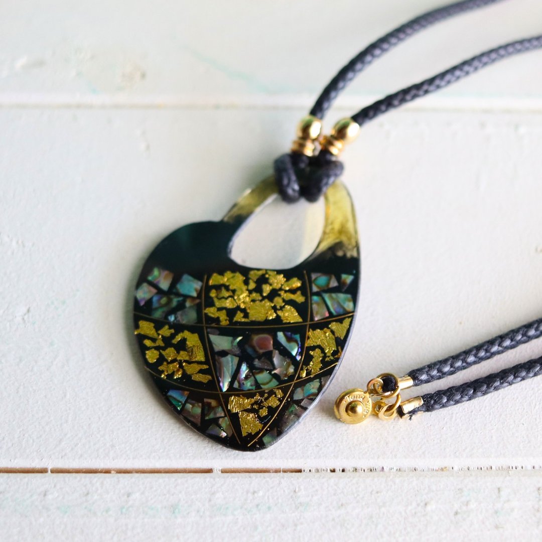 Tortoise shell mother-of-pearl pendant lattice pattern - 项链 - 树脂 黑色