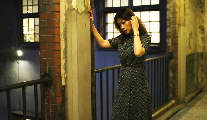 波纹花朵短袖古着洋装/ 国外带回 VINTAGE - 洋装/连衣裙 - 聚酯纤维 黑色