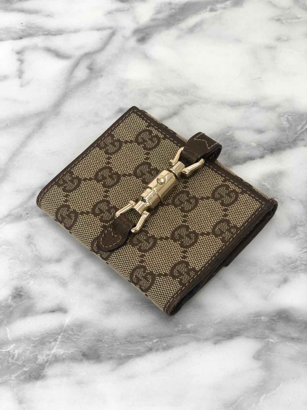 【日本直运，名牌二手包装】GUCCI GG图案新款Jackie line帆布双折钱包米色xspwau - 皮夹/钱包 - 真皮 咖啡色
