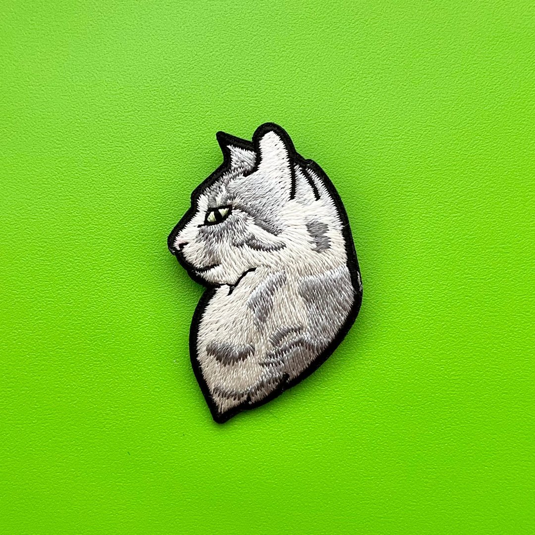 侧颜优雅的猫咪“景”胸针 - 胸针 - 绣线 灰色