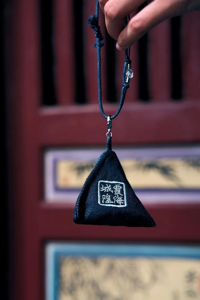 城隍庙联名植氛醒心福粽_两用式水晶手环款 - 吊饰 - 棉．麻 蓝色