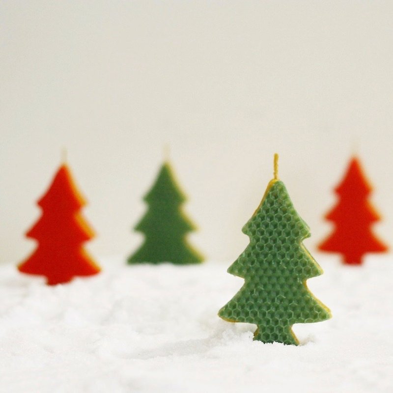 4楼公寓 【手感精油蜂蜡蜡烛．红绿圣诞树组】交换礼物．圣诞礼物．圣诞节．圣诞优惠组合 - 蜡烛/烛台 - 纸 红色