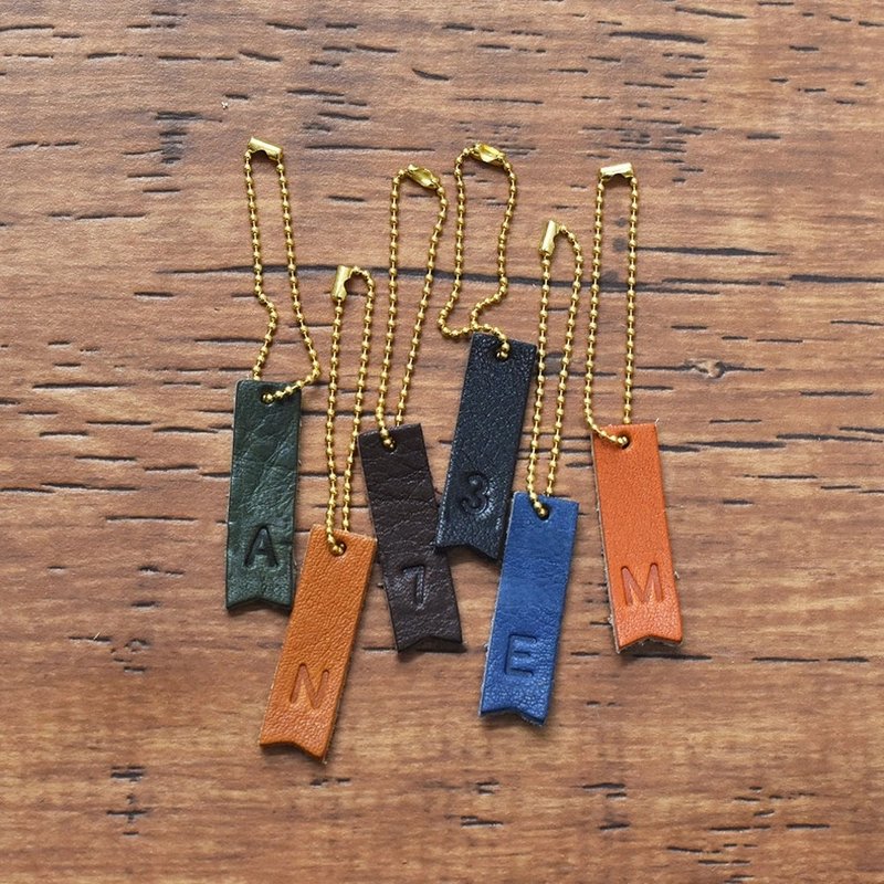 日本制 小吊饰 真皮 栃木皮革 头文字 定制刻字 皮革制品 - 钥匙链/钥匙包 - 真皮 多色