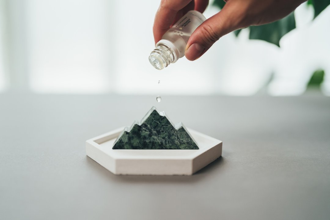 山脉扩香水泥盘 Serpentine Mountain Diffuser Tray 台湾蛇纹石 - 香薰/精油/线香 - 石头 绿色