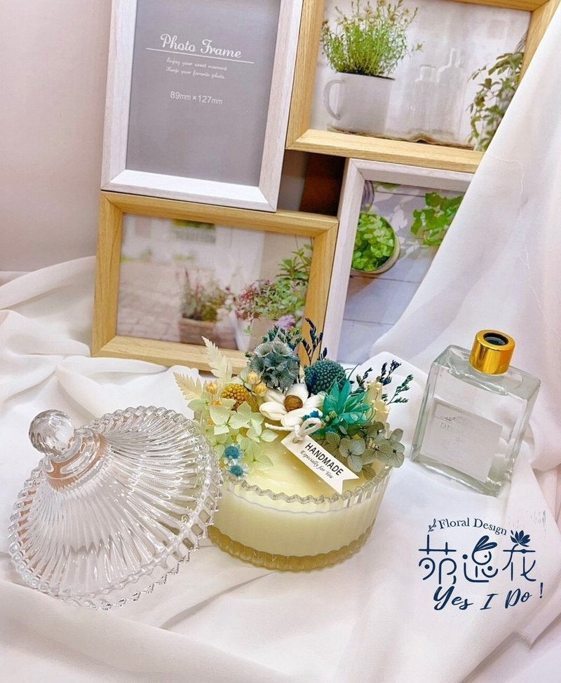 水晶蒙古包永生花香氛蜡烛 - 蜡烛/烛台 - 蜡 多色