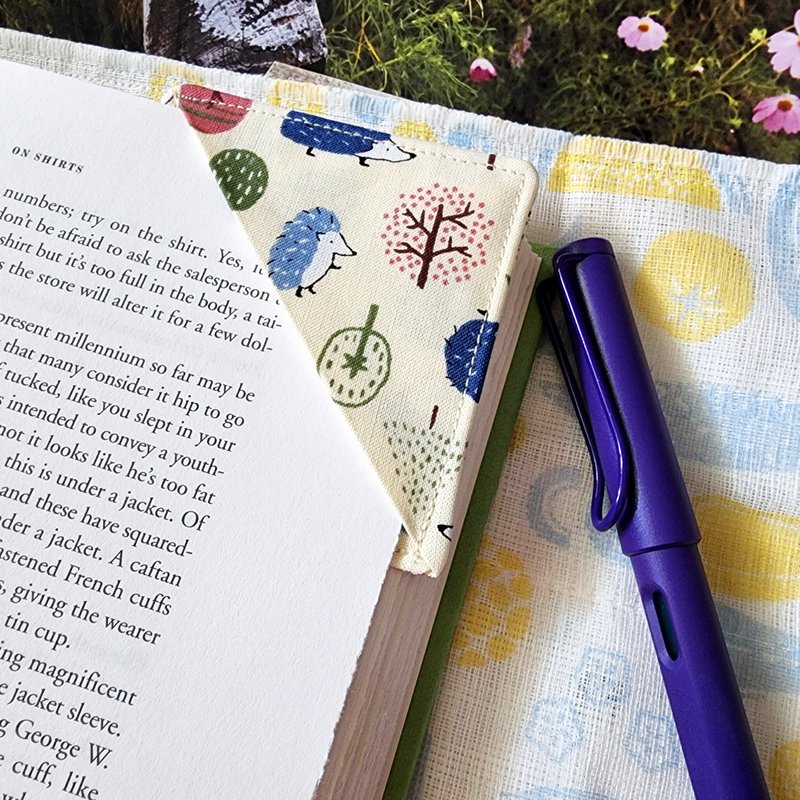 刺猬布书签-方块角落书签/ 可爱书签/ 手作文具/ 礼物推荐 - 书签 - 棉．麻 白色