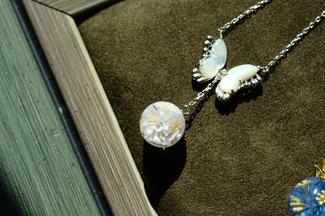 【秋冬新时尚】Bubble flower  (necklace) 花泡项链 - 项链 - 玻璃 粉红色