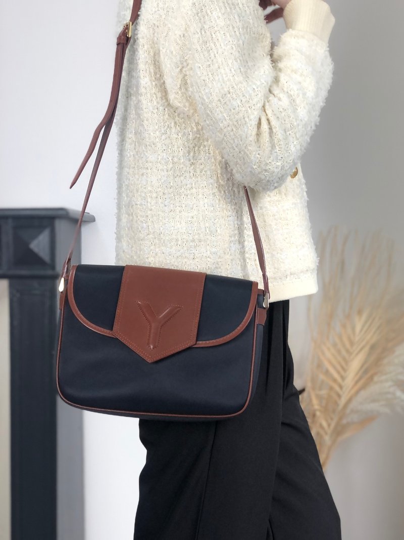 【 日本直送 名牌中古包 】Yves Saint Laurent YSL 侧背包 海军蓝 棕色 Y 尼龙 老花 v76bcn - 侧背包/斜挎包 - 尼龙 蓝色
