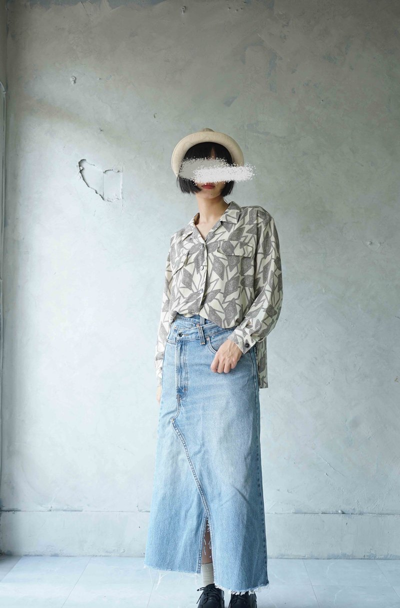 寻宝古着-浅卡其复古新艺术风格印花飘逸衬衫 - 女装衬衫 - 聚酯纤维 灰色