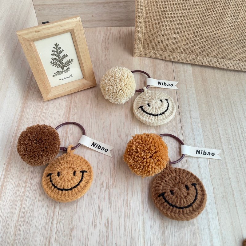 手工毛线编织双面笑脸毛球吊饰 - 钥匙链/钥匙包 - 棉．麻 咖啡色