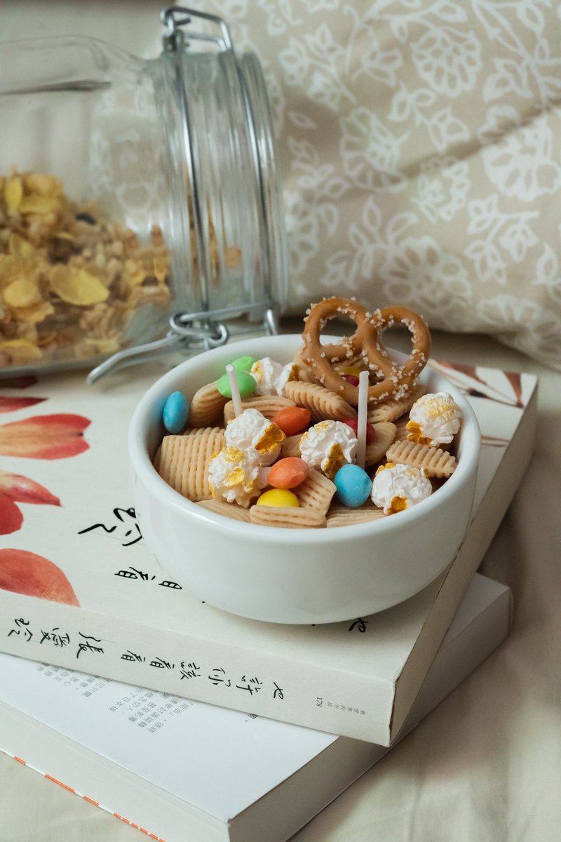 罪恶爆击 • Trail Mix 零食碗蜡烛 - 蜡烛/烛台 - 蜡 白色