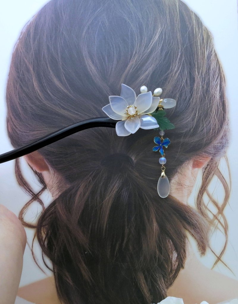 柠檬手作发饰  白玛瑙玉兰花黑檀木发簪(流苏可拆) - 发饰 - 木头 白色