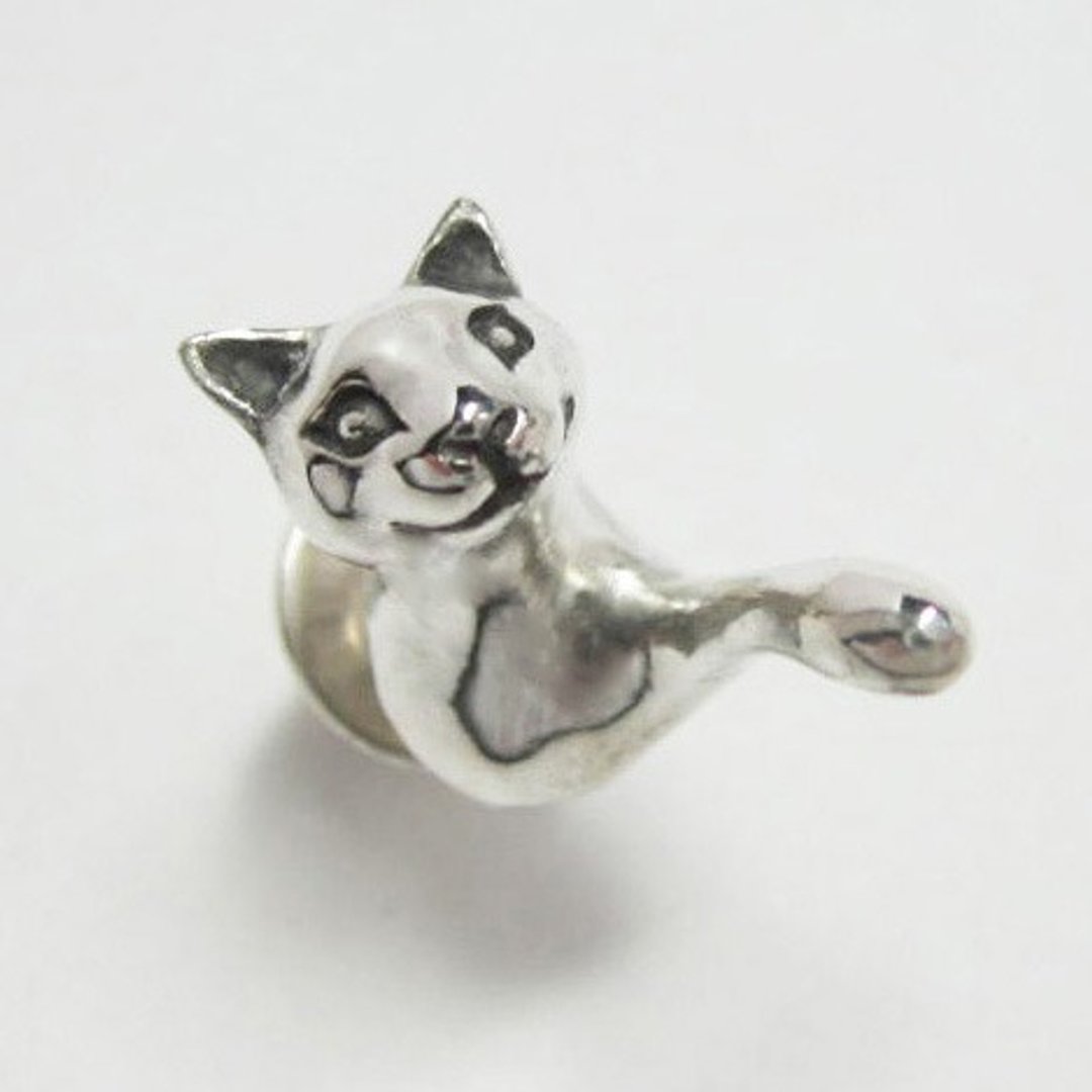 Cat punch PIERCE - 耳环/耳夹 - 其他金属 灰色