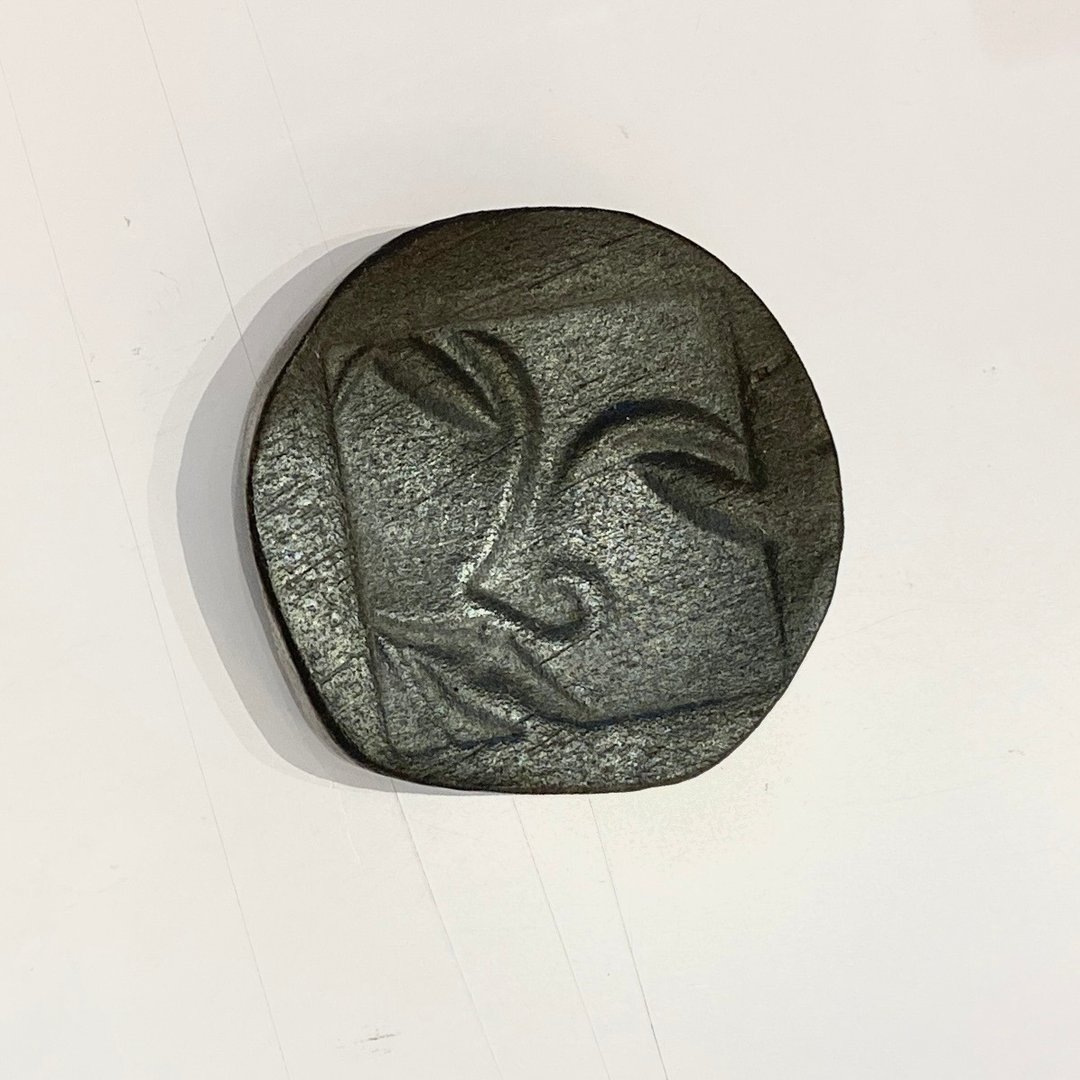 艺术家张燕凤雕塑作品 - 苗栗南庄燕子陶 - 人脸陶板 - 摆饰 - 陶 咖啡色