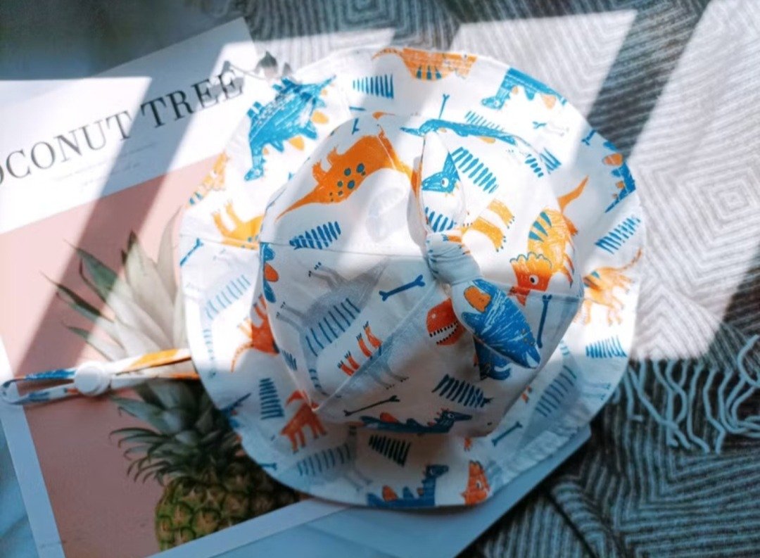 津 Handmade 宝宝弥月礼盒/恐龙系列/郁金香花布/定制 - 围嘴/口水巾 - 棉．麻 