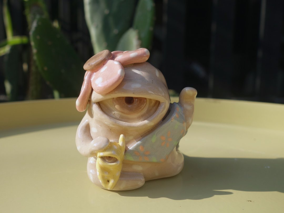 'Gam-Gung' Nang- Kwak (woman statue beckoning happy lot in) with child :) - 花瓶/陶器 - 陶 多色
