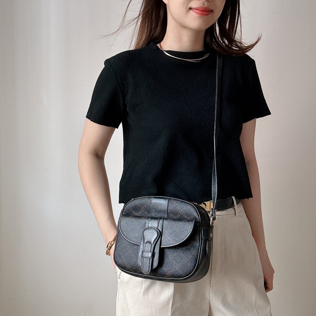 中古孤品 Bally 黑色老花斜背包 旅行包 男女适合 古着 意大利制 - 侧背包/斜挎包 - 防水材质 黑色