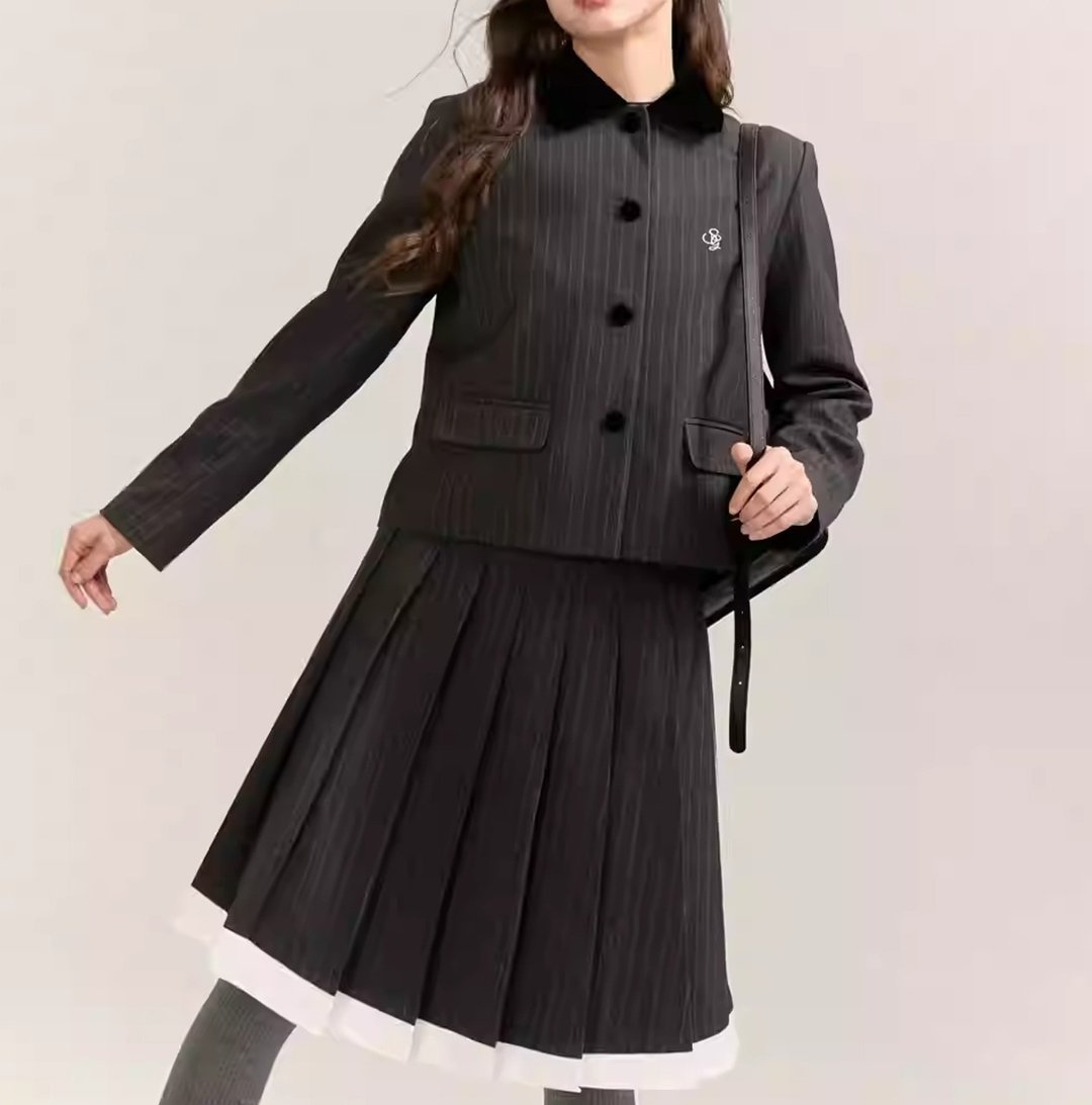 学院风 短款百搭西装外套/百褶裙 - 女装上衣 - 其他材质 灰色