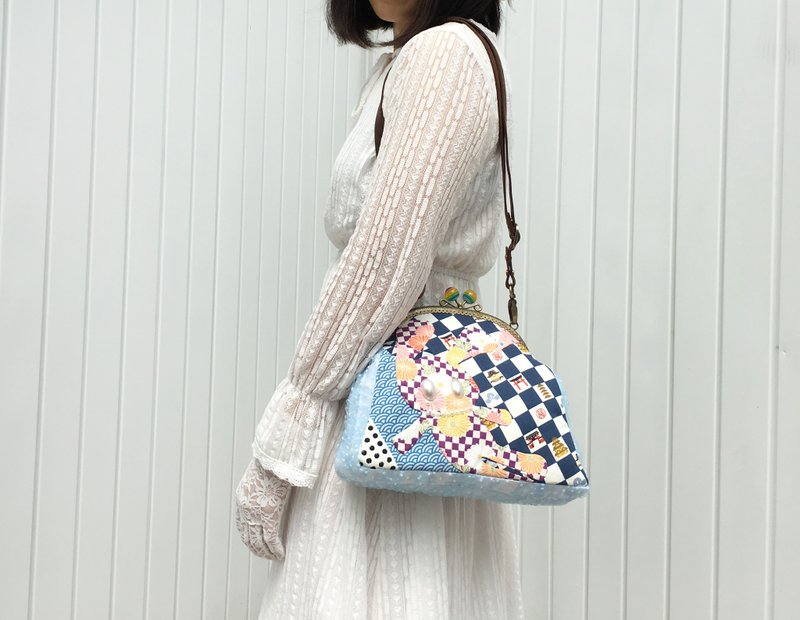 吻锁口金包包 斜背包 侧背包 单肩包 兔子在格纹里 - 侧背包/斜挎包 - 真皮 蓝色