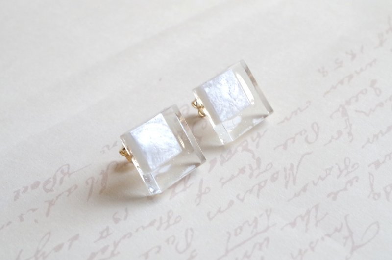 树脂艺术金属双方形耳针-白 - 耳环/耳夹 - 其他材质 白色