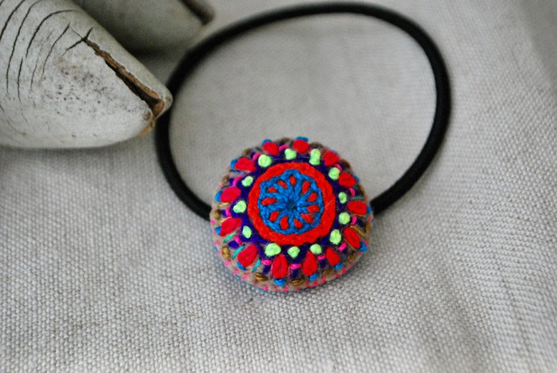 迷你刺绣发圈圆形 萤光色 缤纷色彩 - 发饰 - 绣线 多色