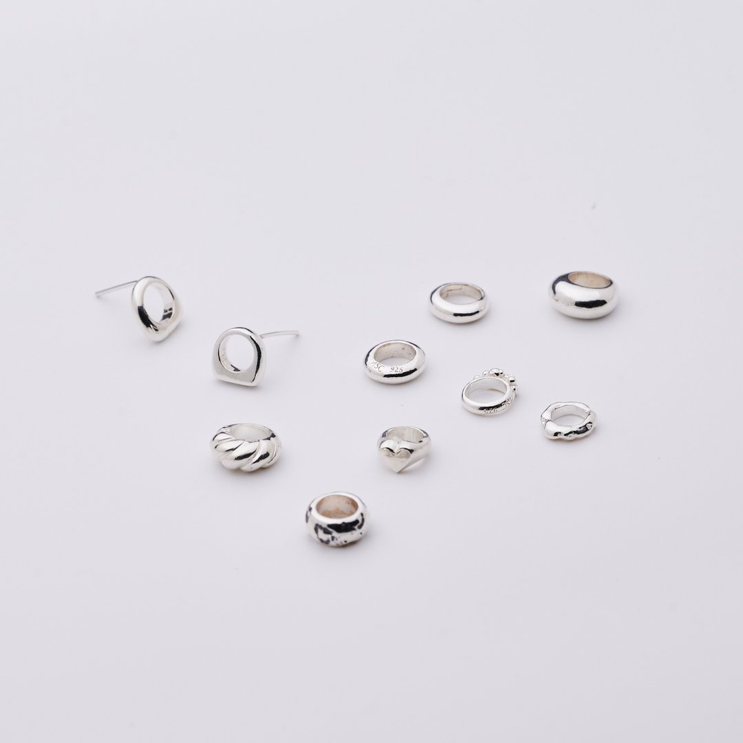 Classic Tiny earrings - 耳环/耳夹 - 纯银 