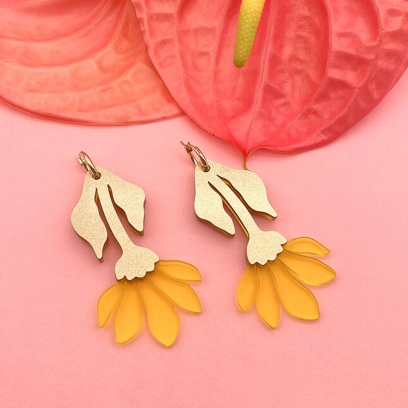 黄色太阳花耳环 - 耳环/耳夹 - 压克力 黄色