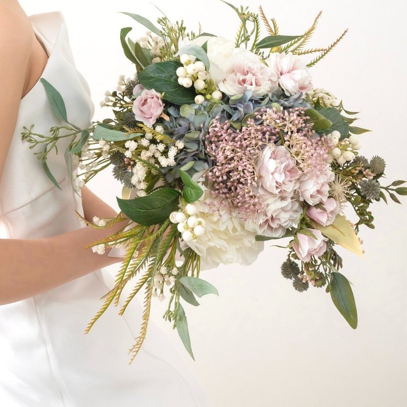 可爱尘粉红胸花套装 人造花花束 新娘花束粉红婚礼捧花 玫瑰婚纱照 婚纱预拍 - 干燥花/捧花 - 其他材质 粉红色