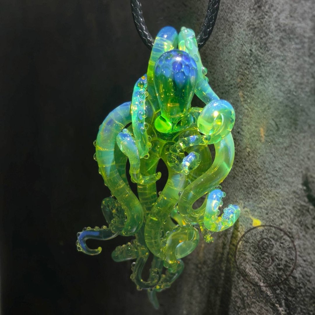 【Dream Glass Art】小众原创设计 手工多彩琉璃章鱼造型吊坠A色 - 项链 - 琉璃 