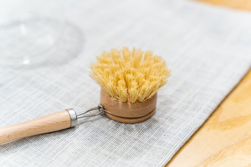 Islandoffer岛屿制作 榉木有柄剑麻清洁刷 可替换刷头 - 碗盘清洁 - 木头 金色